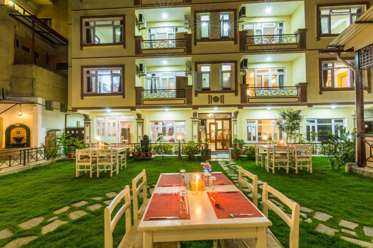 Hotel Acme Inn Katmandu Eksteriør bilde